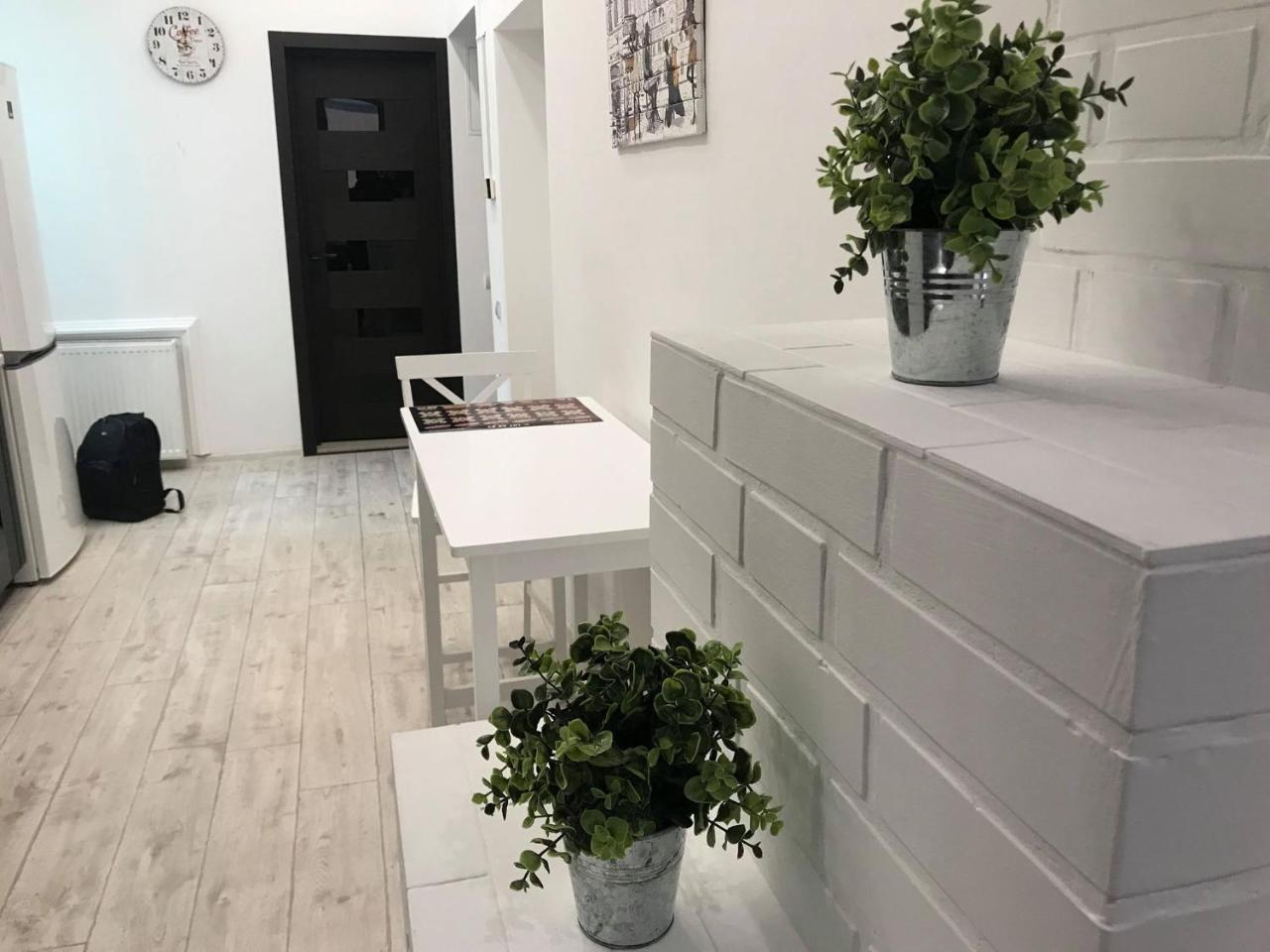 Modern Apartment Lviv Exterior photo